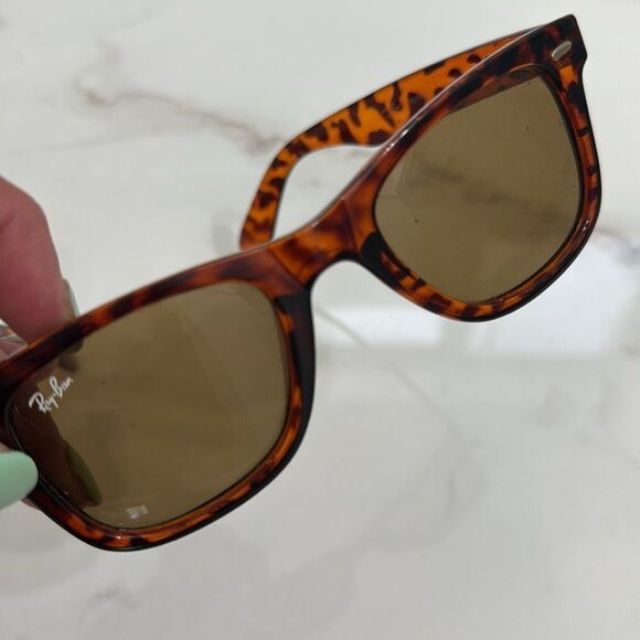 Ray-Ban Brown Classic Sunglasses Timeless Design RB 2140 - Wayfarer Tortoise - Picture 4 of 4